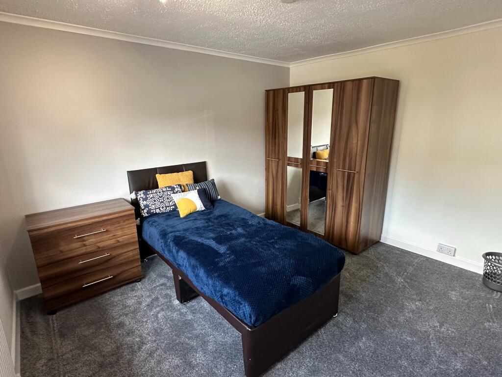 Dukes Road, Dordon, B78
