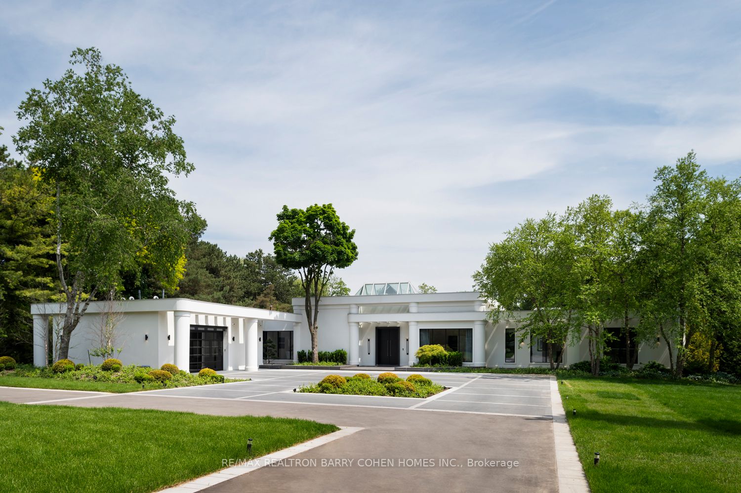 45 Park Lane Circle, Toronto, ON, M3C 2N3