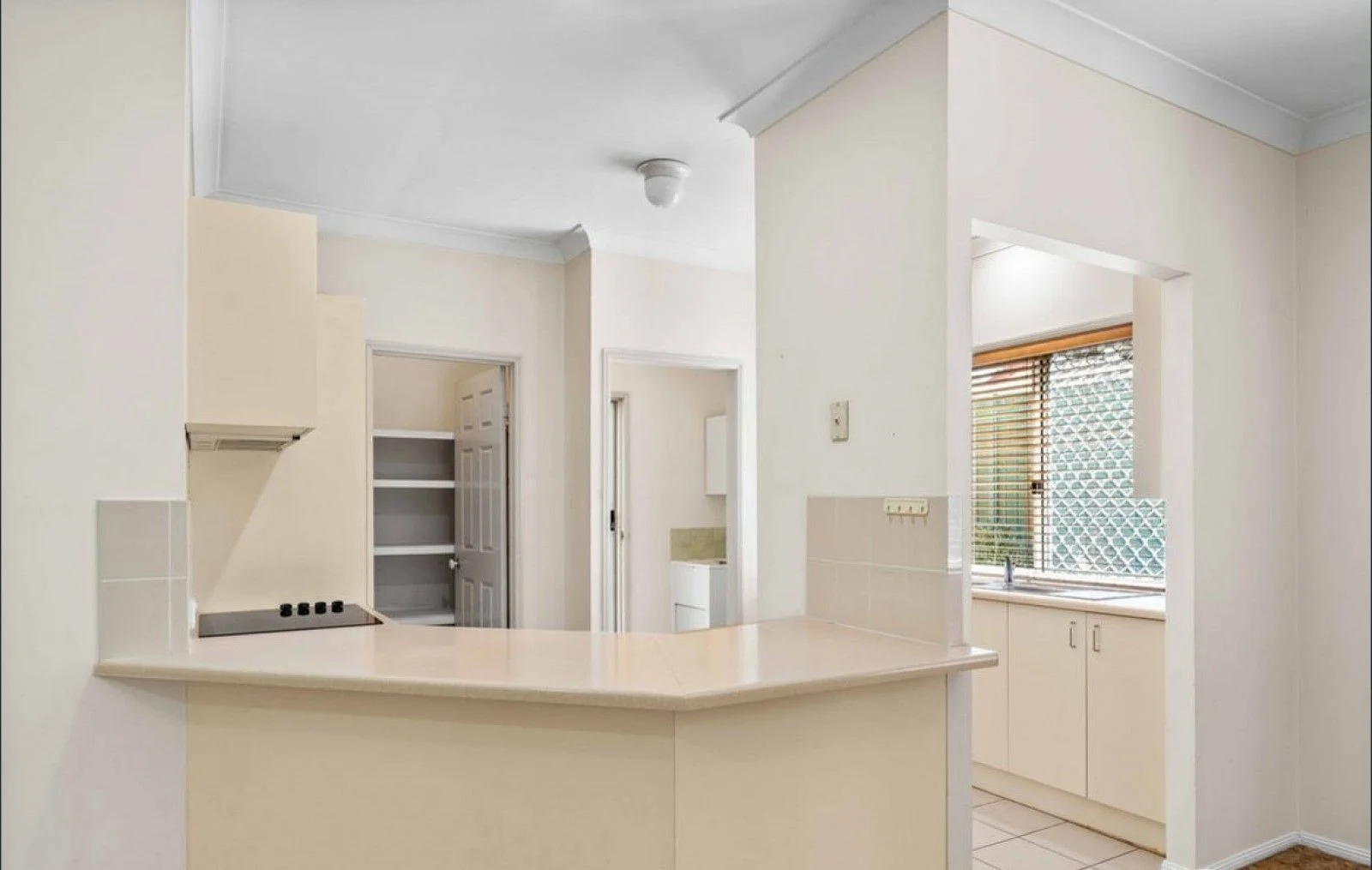 15 Beaufront Place, Forest Lake QLD 4078 photo 3