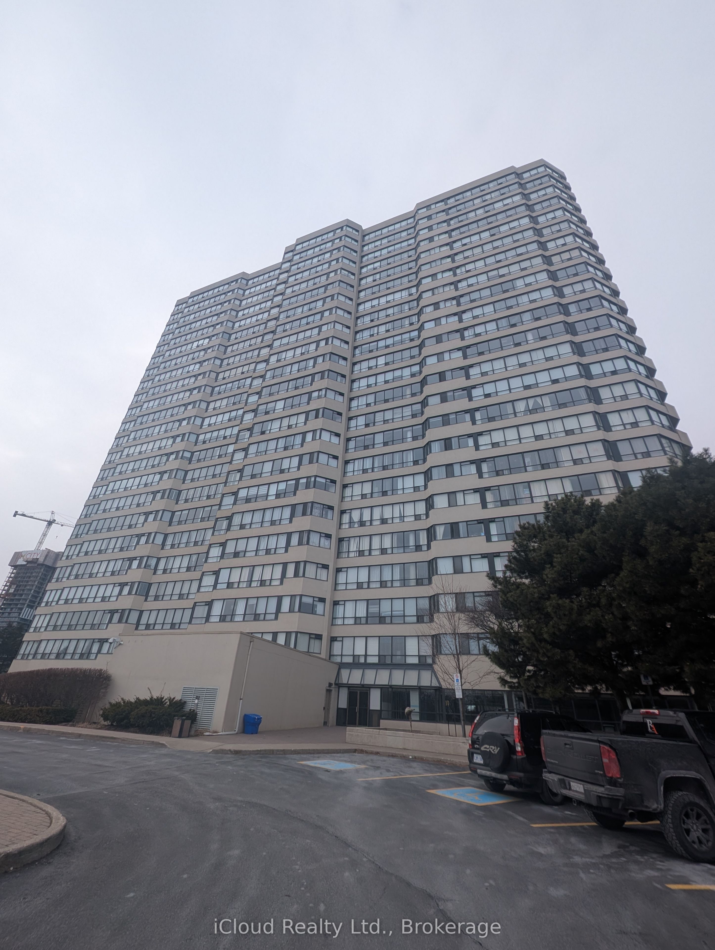 Additional image 2 of 703-400 Webb Drive, Mississauga, ON, L5B 3Z7