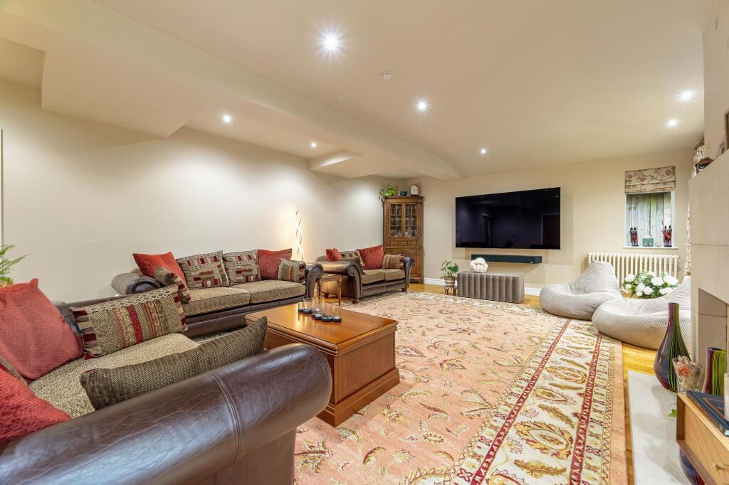 Additional image 9 of Wentworth Road, Four Oaks Estate, B74