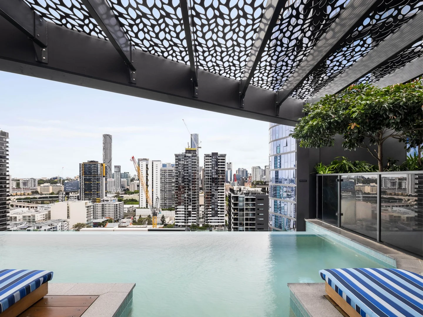 1602/4 Edmondstone Street, South Brisbane QLD 4101