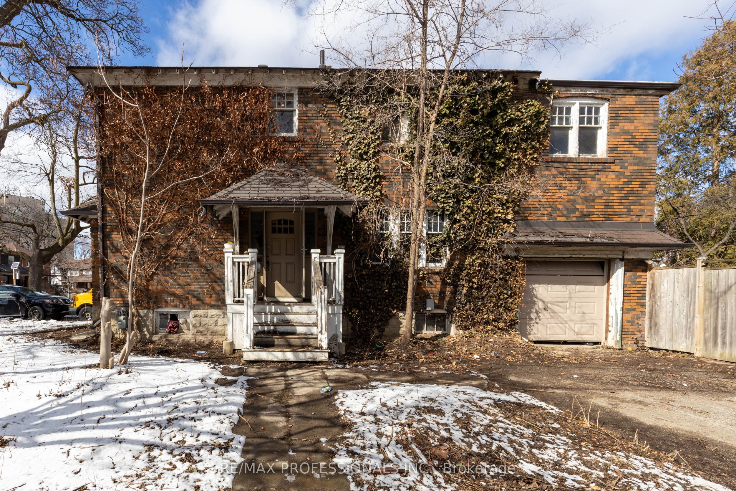 60 Dennis Avenue, Toronto, ON, M6N 2T8