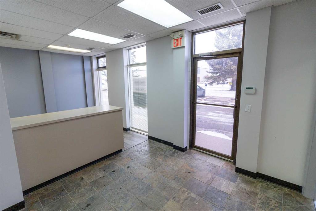 Additional image 2 of Unit 8-1925 39 Avenue NE, Calgary, AB, T2E 6S8