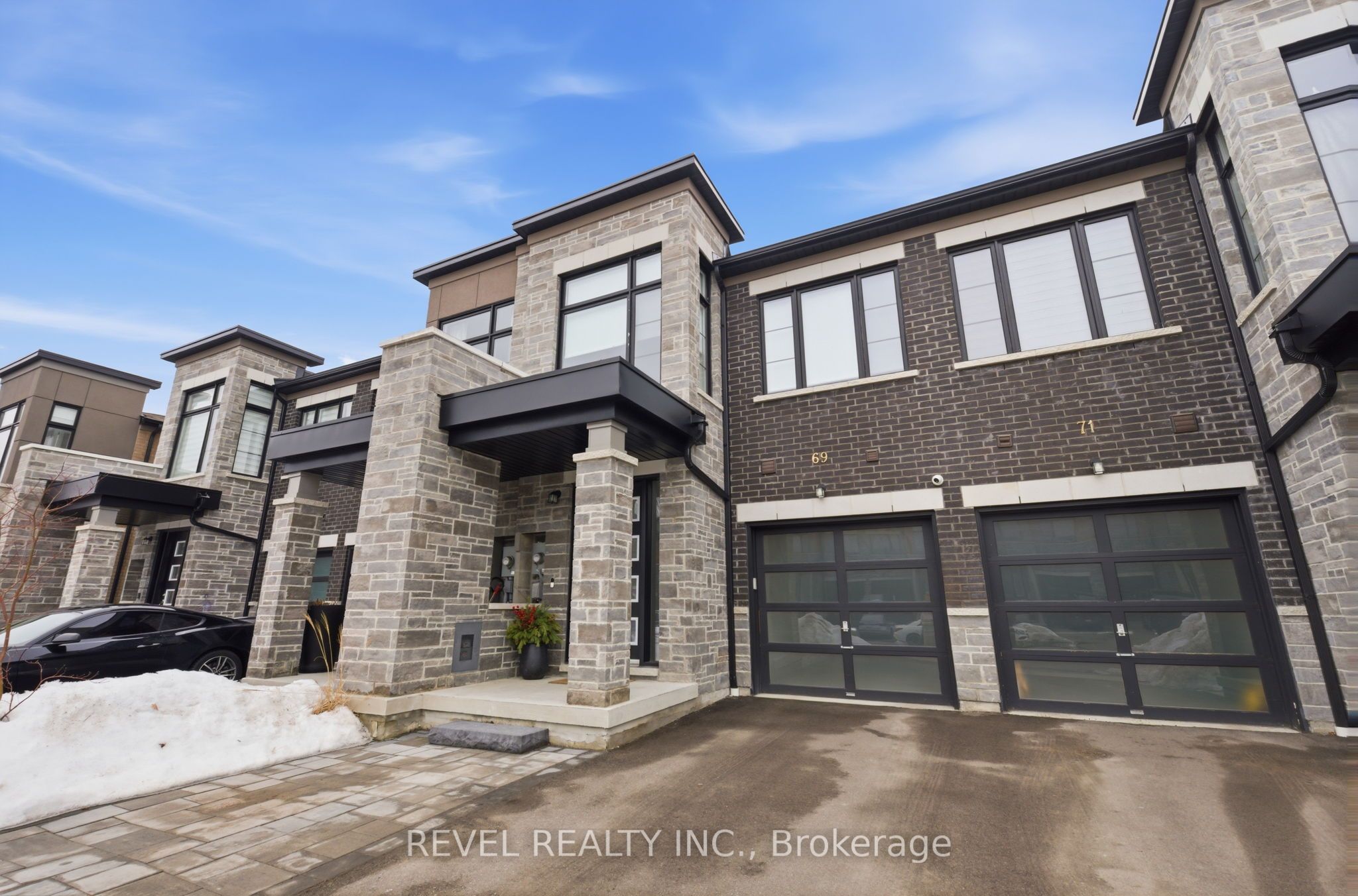69 Pine Gate Place, Whitby, ON, L1R 0S2