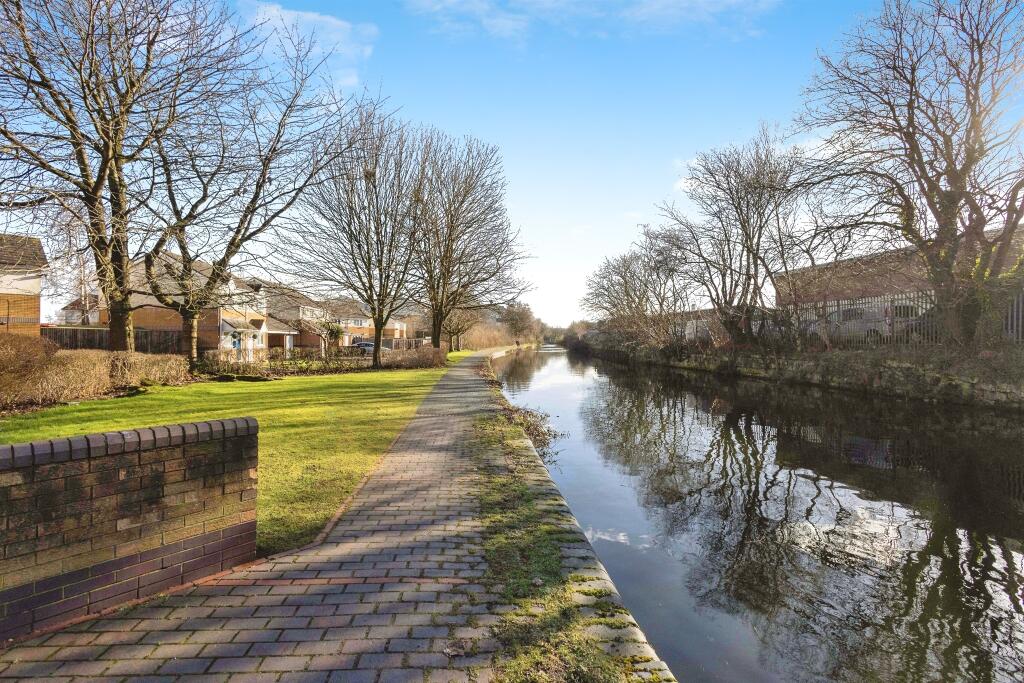 The Moorings, Oldbury photo 2