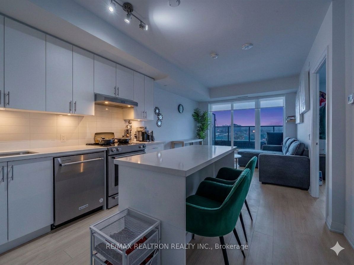 230-8960 Jane Street, Vaughan, ON, L4K 2M9