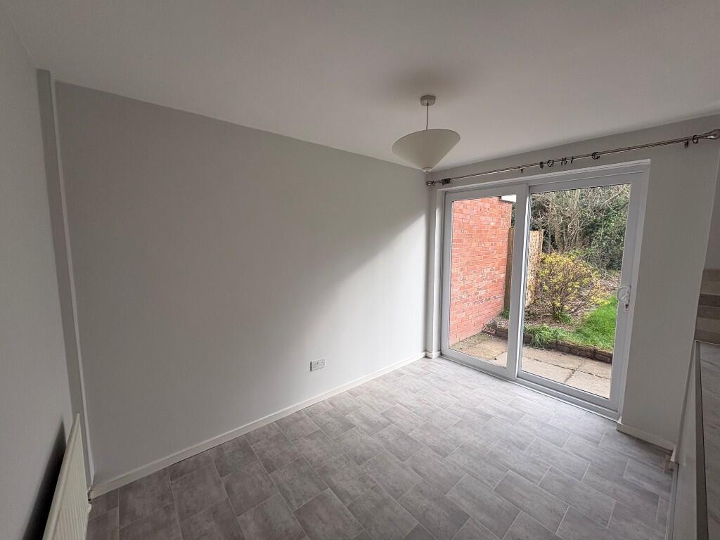 Roslin Close, Bromsgrove, Worcestershire, B60 photo 4