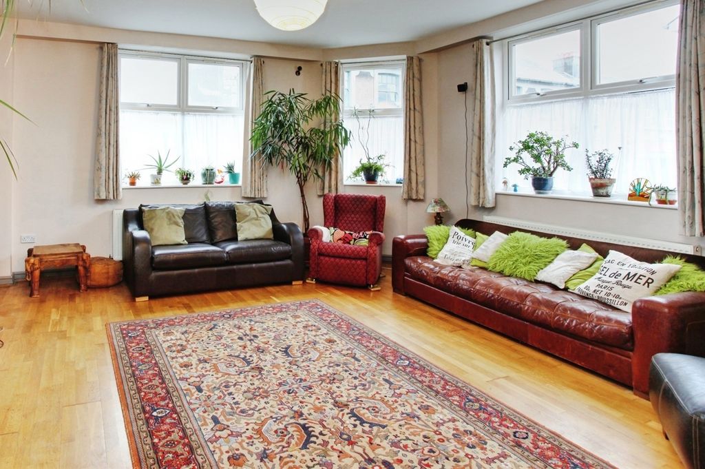 5 bed detached house for saleCommercial Street, Nelson, Treharris CF46