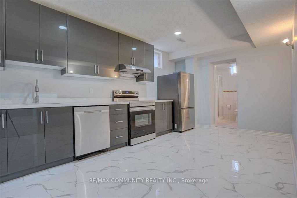 Bsmt-208 Twyn Rivers Drive, Pickering, ON, L1V 1E4 photo 2