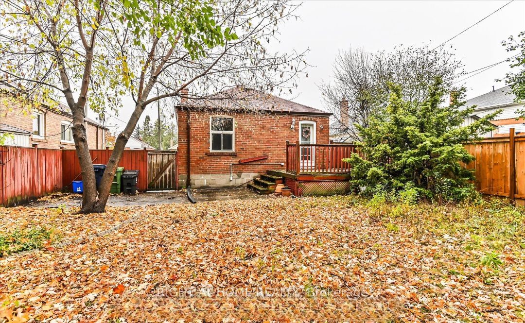 Lower-149 N Bonnington Avenue, Toronto, ON, M1K 1Y2