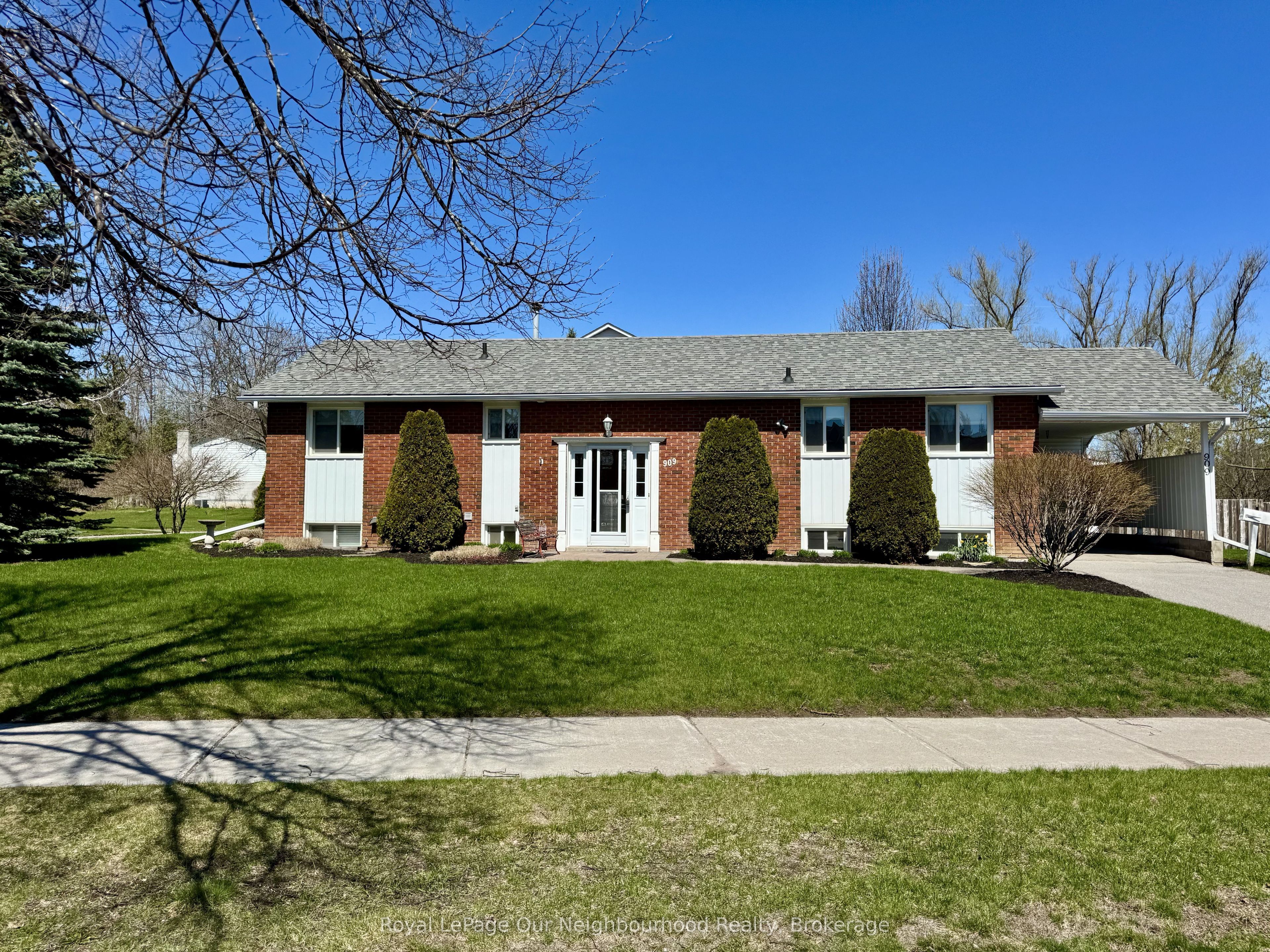909 Whitefield Drive, Peterborough, ON, K9J 7W1