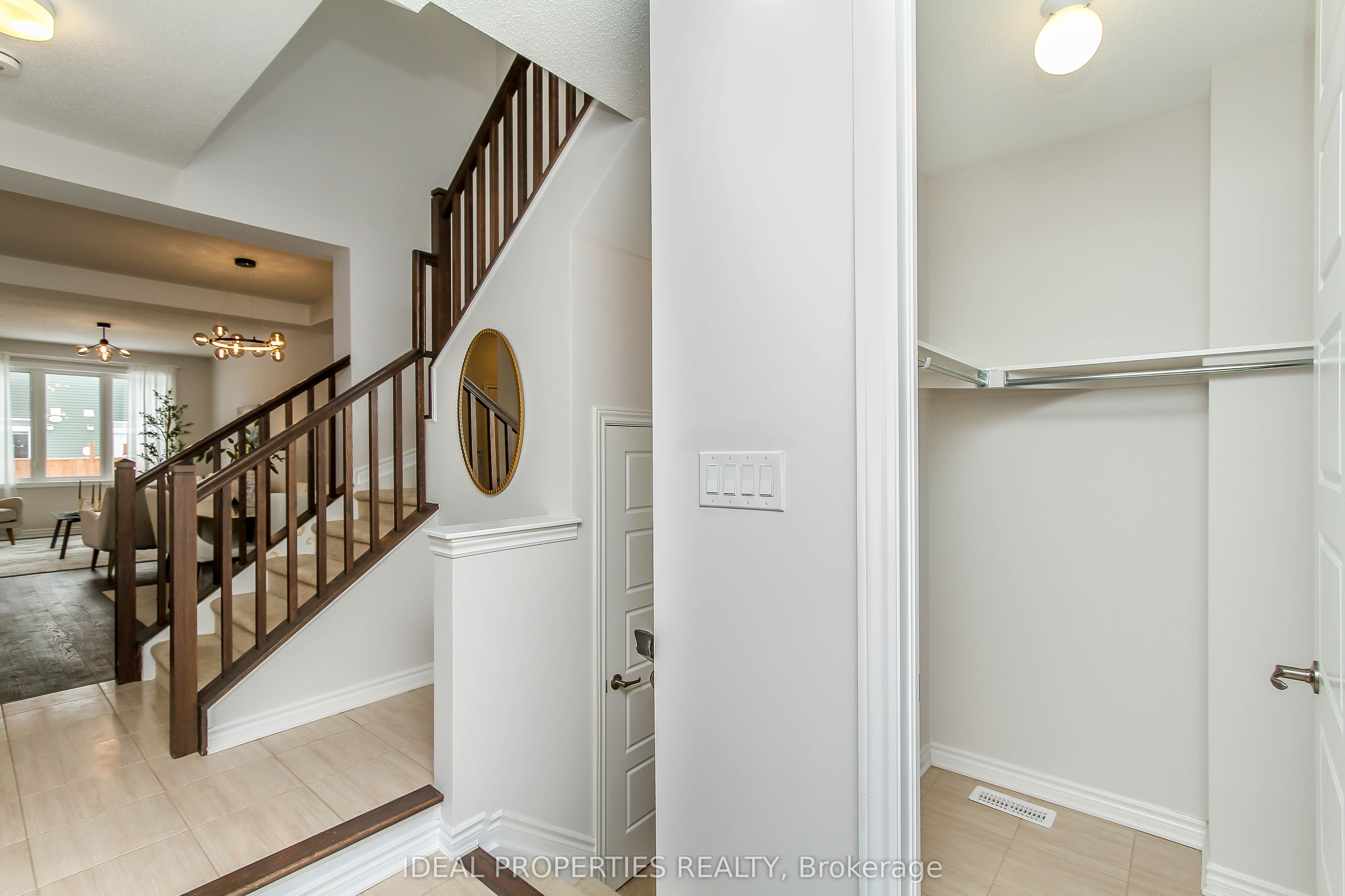 Additional image 5 of 703 Derreen Avenue, Ottawa, ON, K2S 2Z2