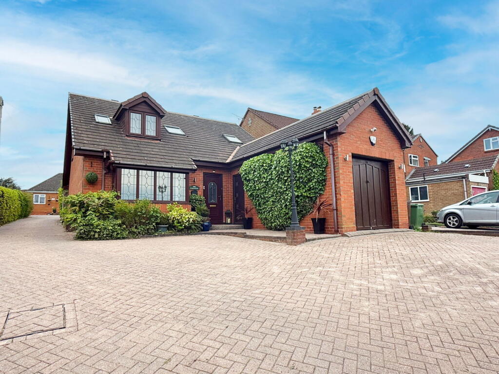 Peterbrook Road, Majors Green, Shirley, B90 1ED