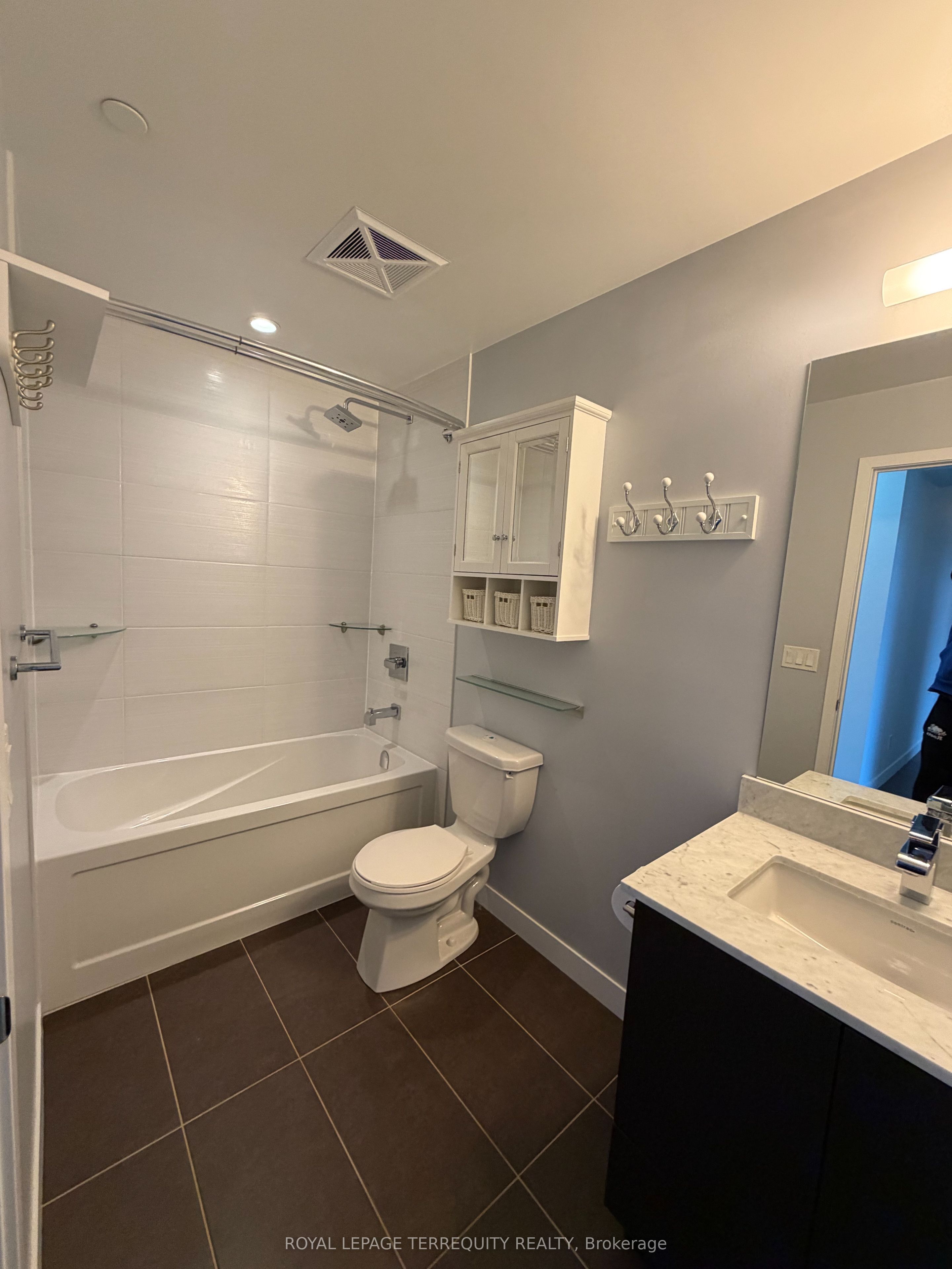 910-2055 Danforth Avenue, Toronto, ON, M4C 1J8 photo 3