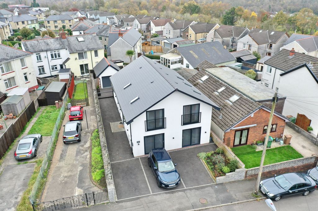 Additional image 36 of 4 bed detached house for saleGwerthonor Lane, Gilfach CF81