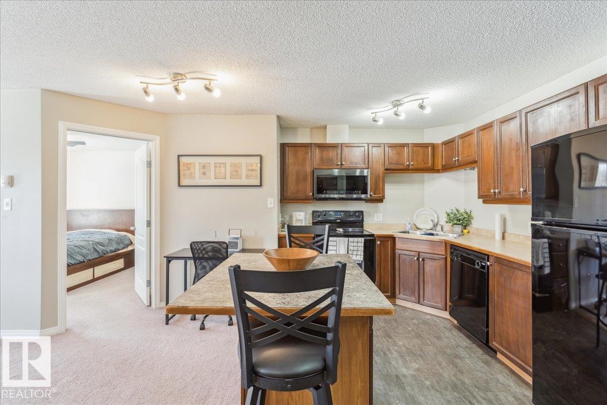 112-5340 199 Street NW, Edmonton, AB, T6M0A5