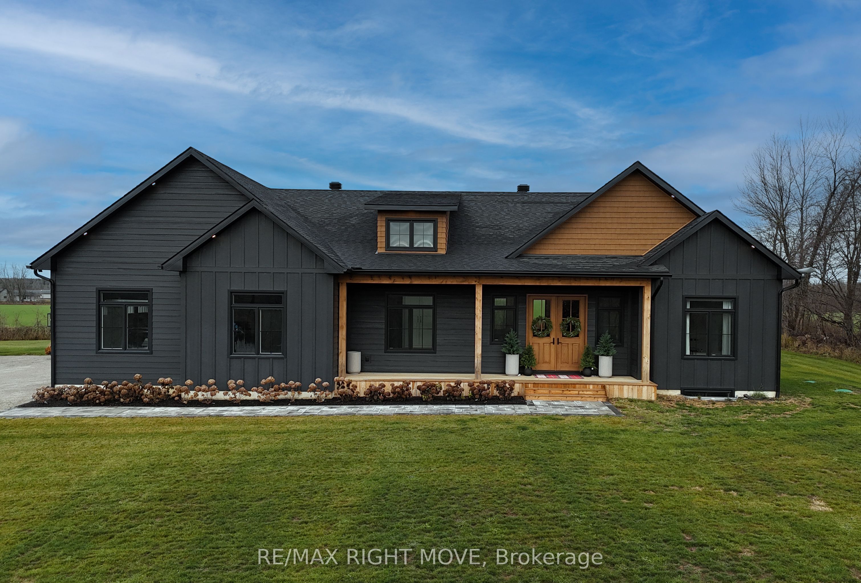 1366 Cambrian Road, Severn, ON, L3V 0W5 photo 2