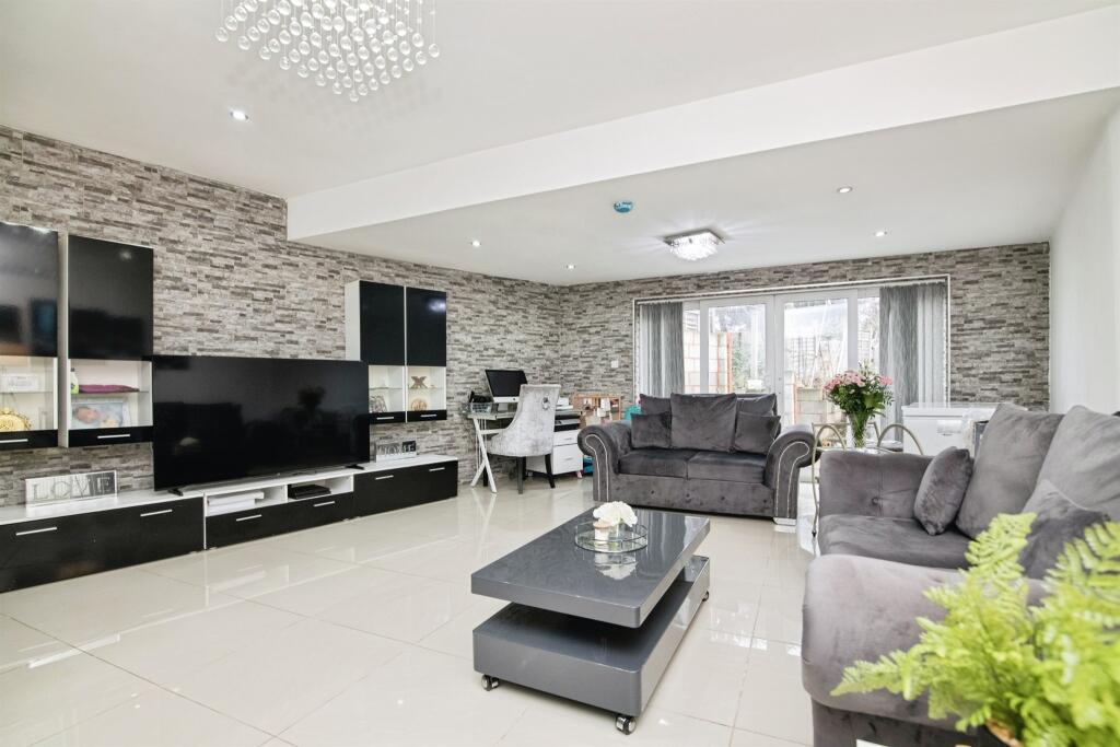 Ruskin Street, WEST BROMWICH photo 3