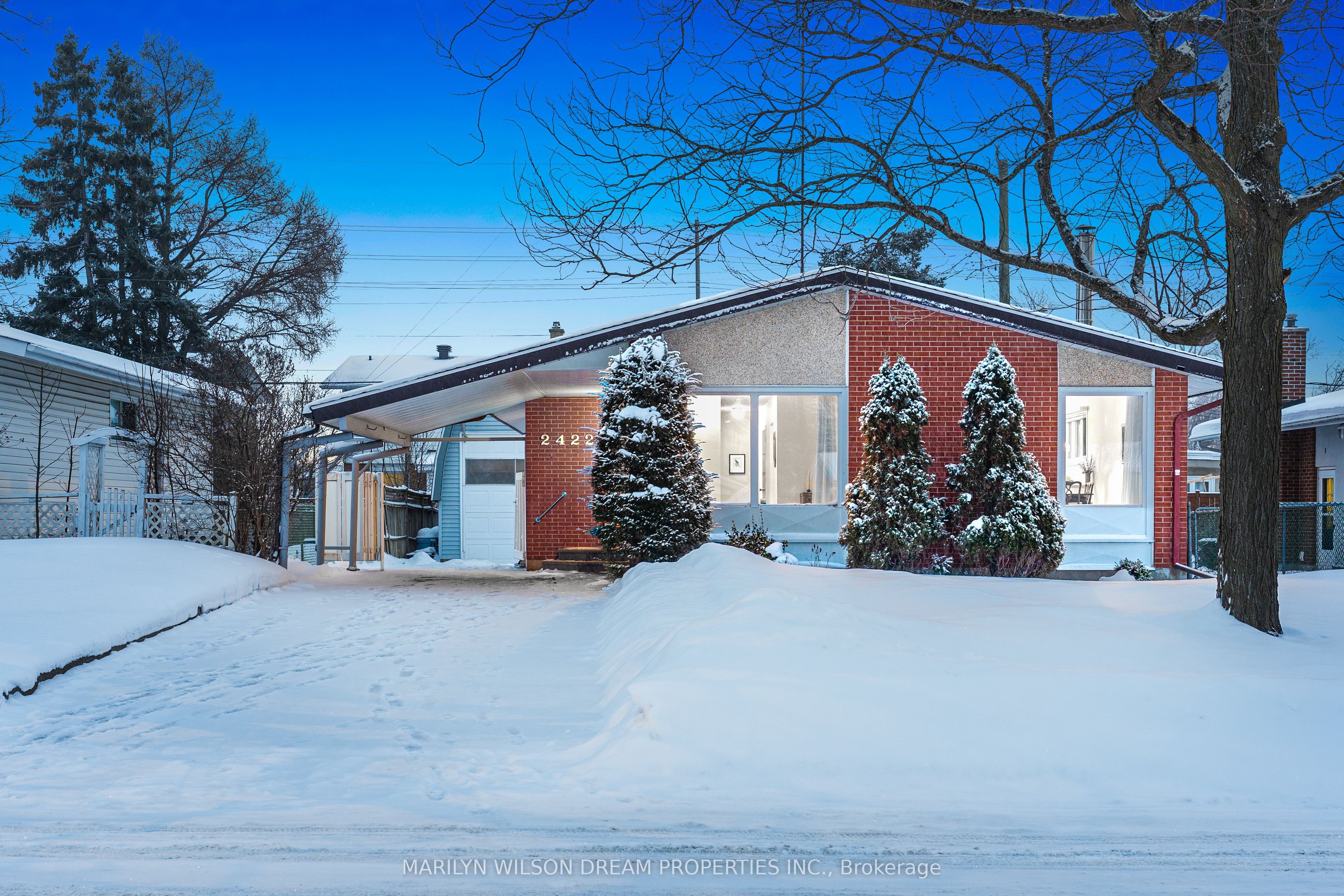 2422 Magnus Avenue, Ottawa, ON, K1G 1J8