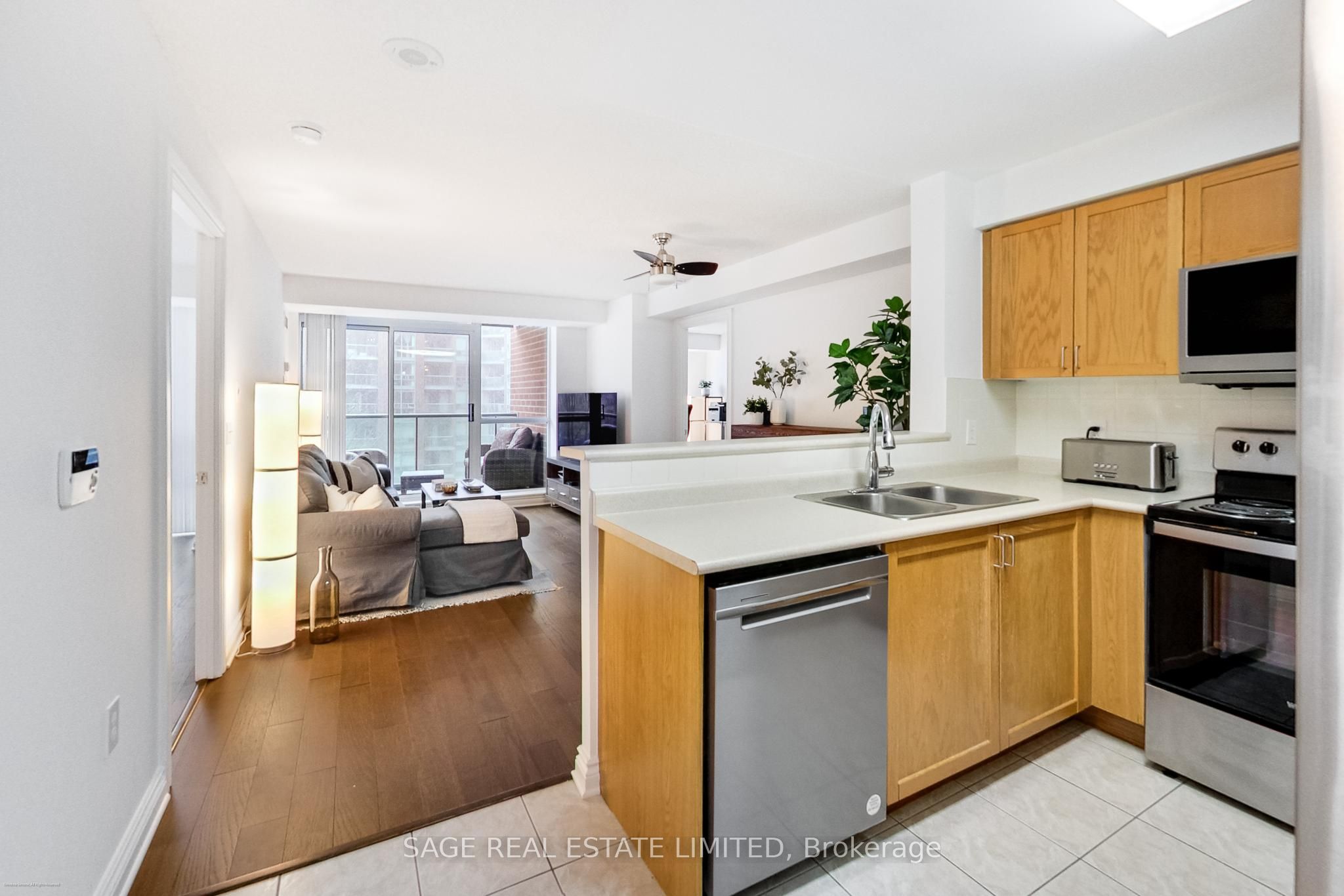 Additional image 2 of 513-11 Michael Power Place, Toronto, ON, M9A 5G3