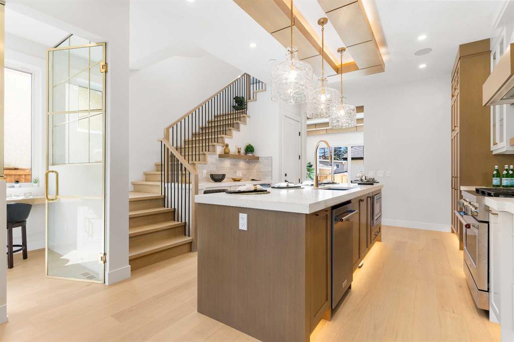 Additional image 3 of 1425 44 Street SW, Calgary, AB, T3C2A7