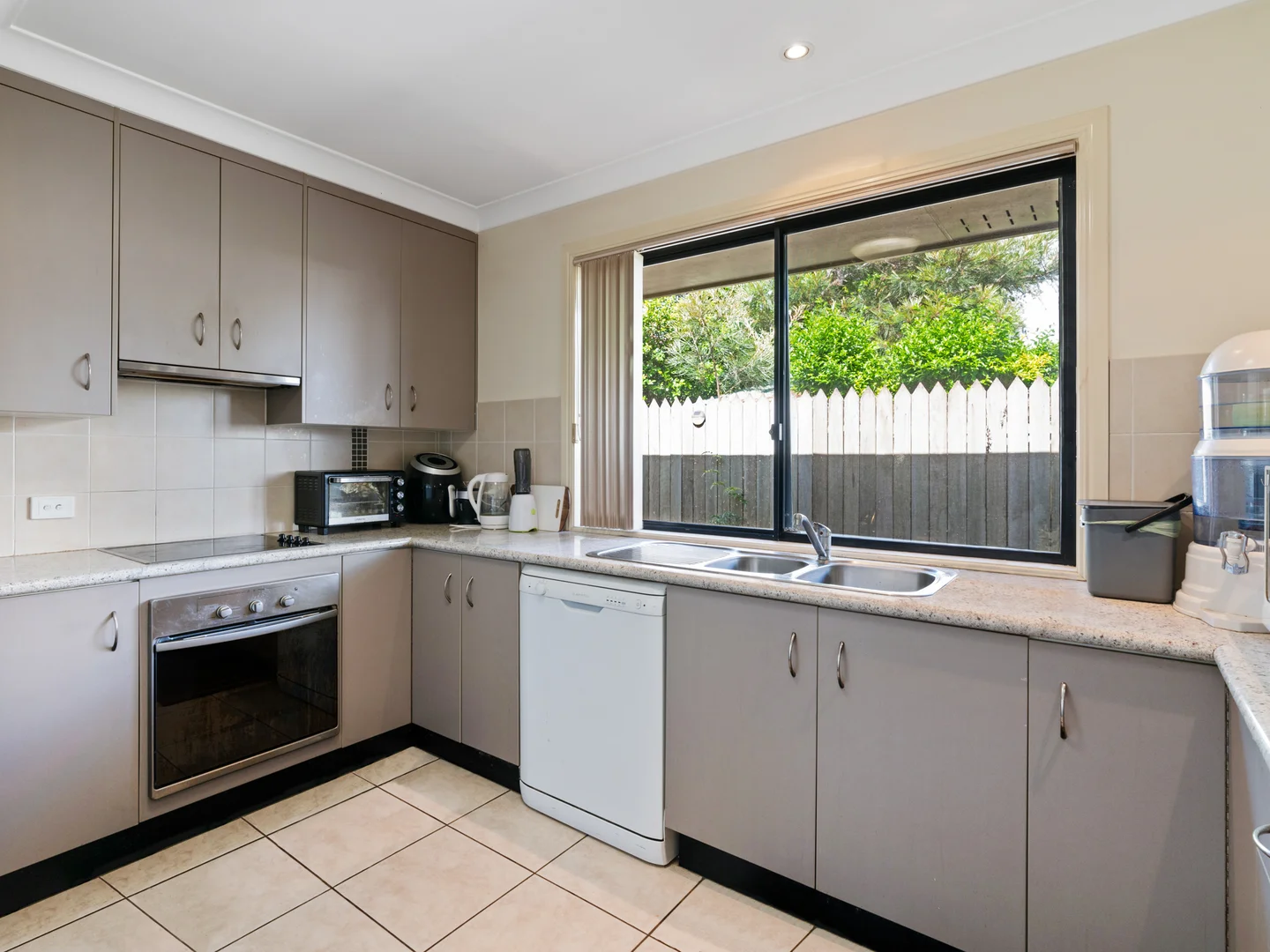 1/291 James Street, Newtown QLD 4350