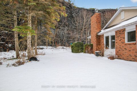 Additional image 8 of 100 Darlington Private W, Ottawa, ON, K1V 0X8