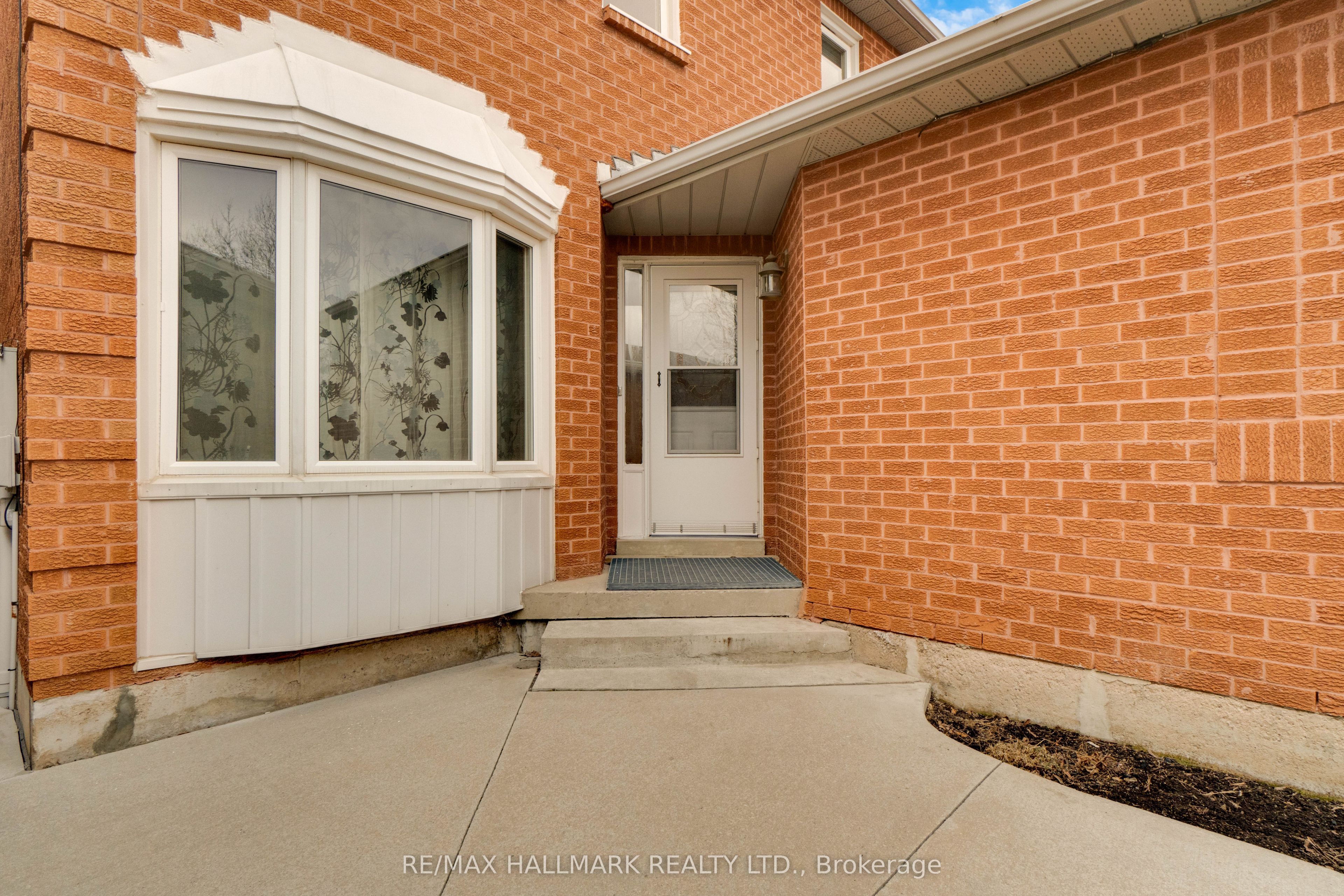 Additional image 3 of 3310 Greenbelt Crescent, Mississauga, ON, L5N 5X1