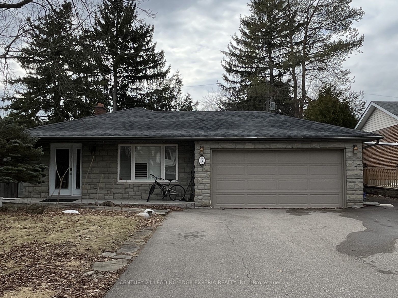 5 Southdale Drive, Markham, ON, L3P 1J6
