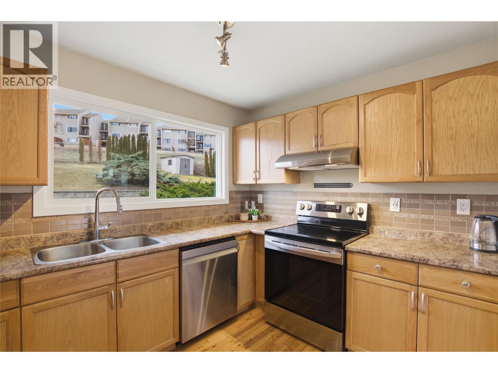 Additional image 2 of 299 Gordonhorn Crescent, Kamloops, BC, V2E1G6
