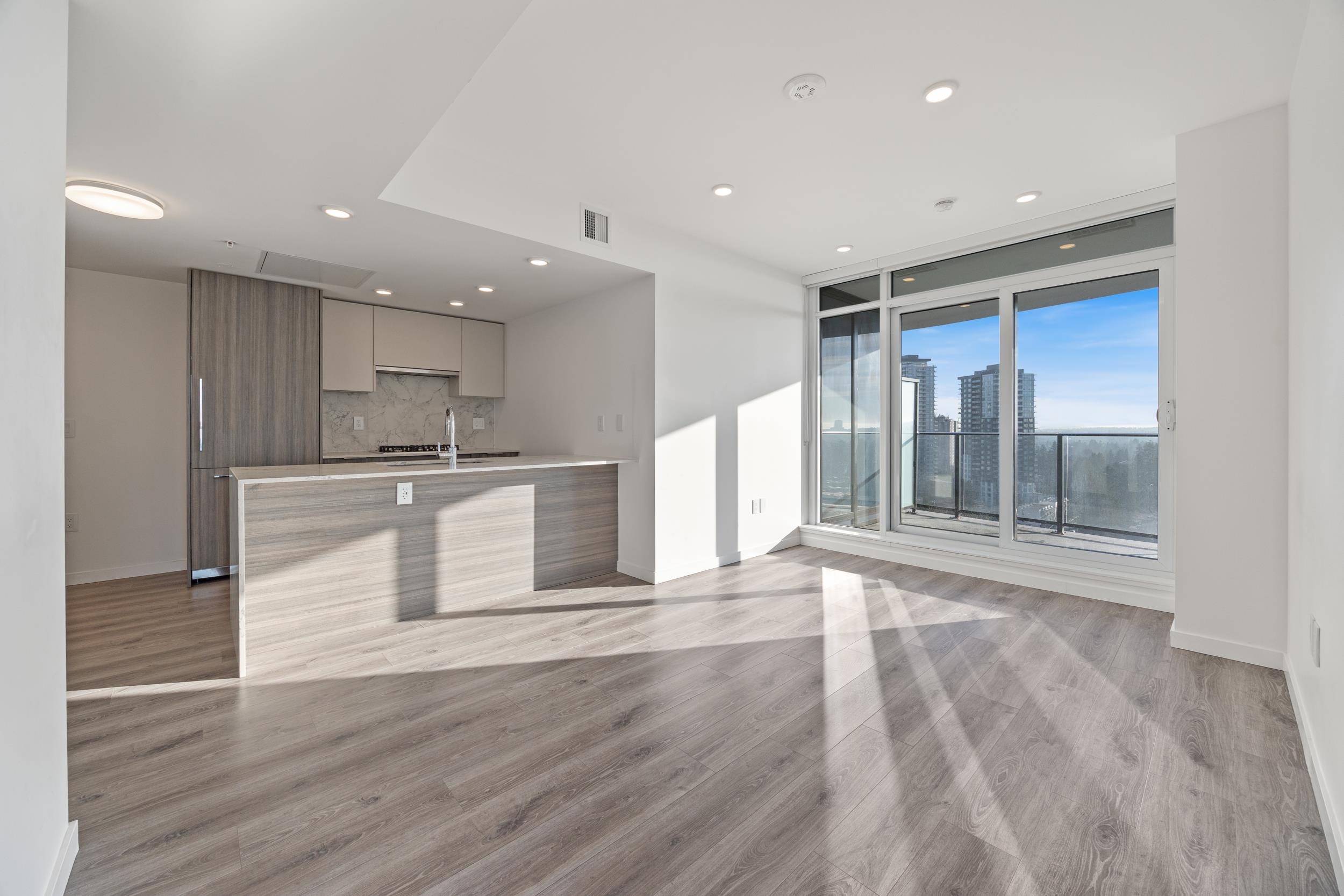 1804-10333 133 Street, Surrey, BC, V3T 0V1