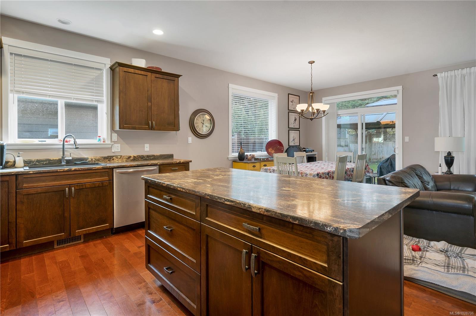 1037 Cordero Crescent, Campbell River, BC, V9H 0B8 photo 4