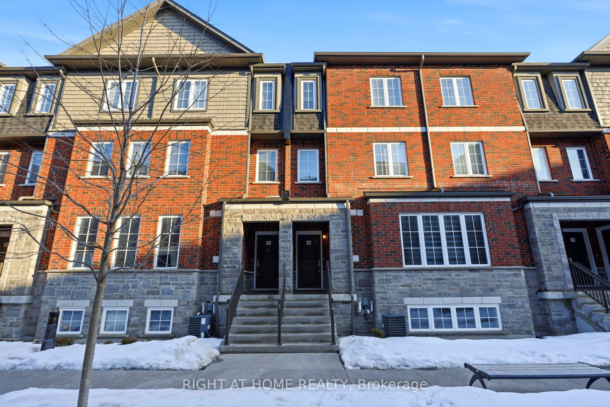 128-445 Ontario Street S, Milton, ON, L9T 9K4