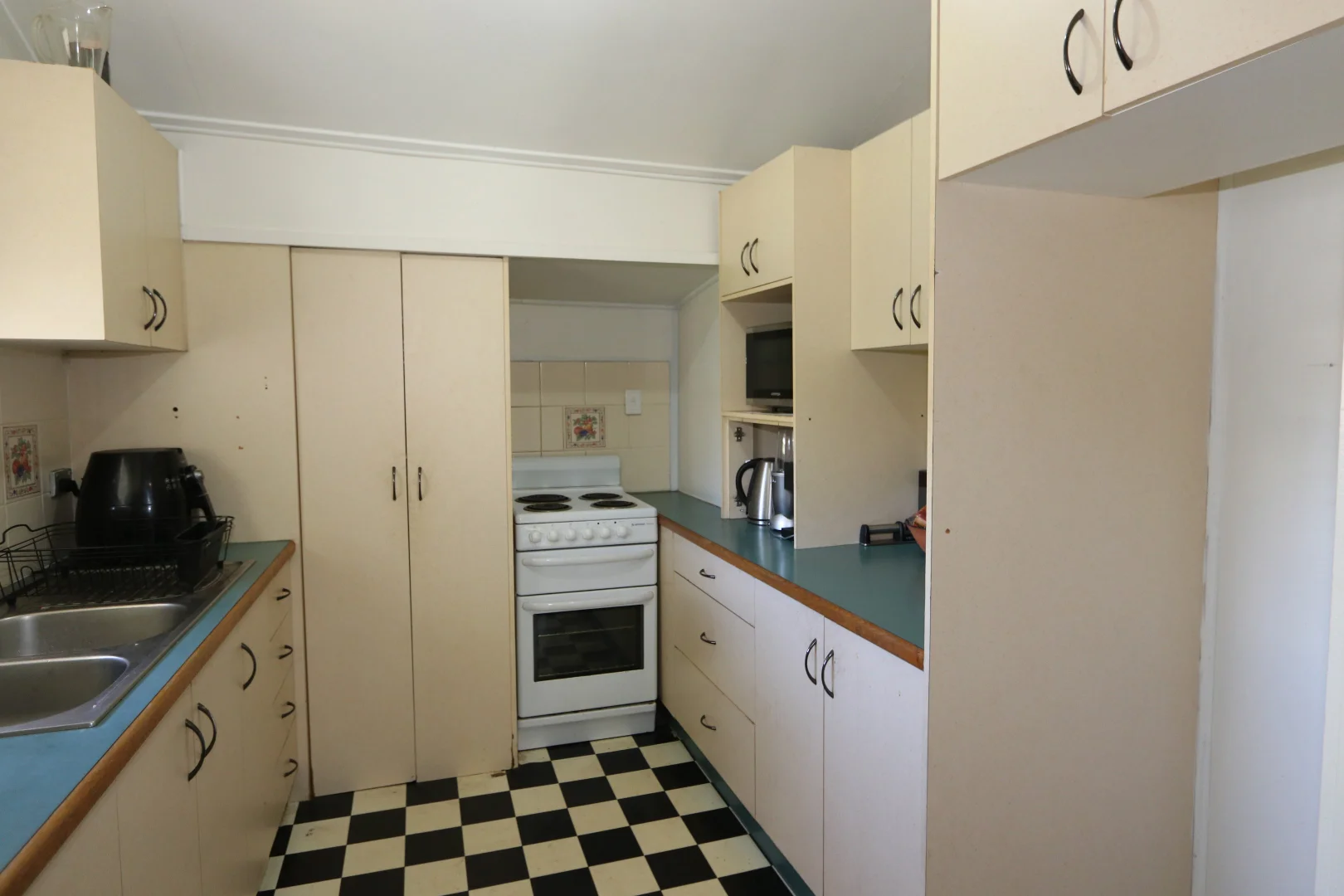 79 Anakie Street, Emerald QLD 4720 photo 2