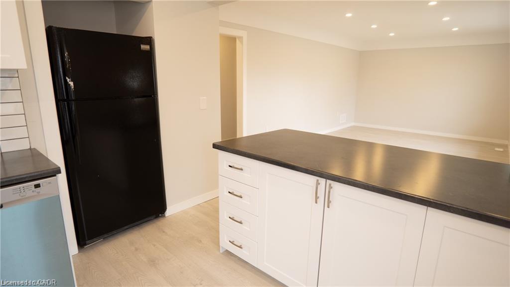 UPPER-4 Dunblane Avenue, St. Catharines, ON, L2M 3Z5 photo 3