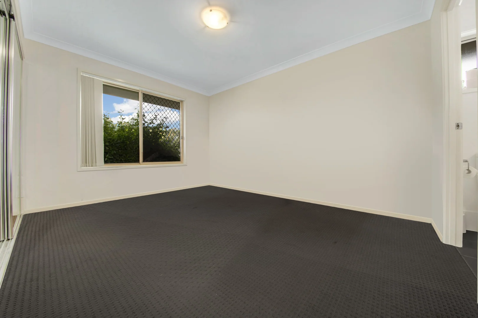 8 London Close, Calliope QLD 4680 photo 5