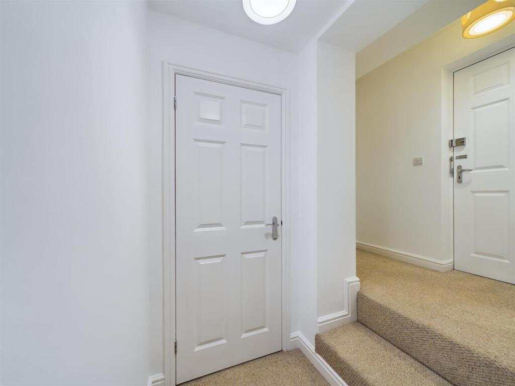 14 Kineton Grange Solihull B92 7EB photo 5