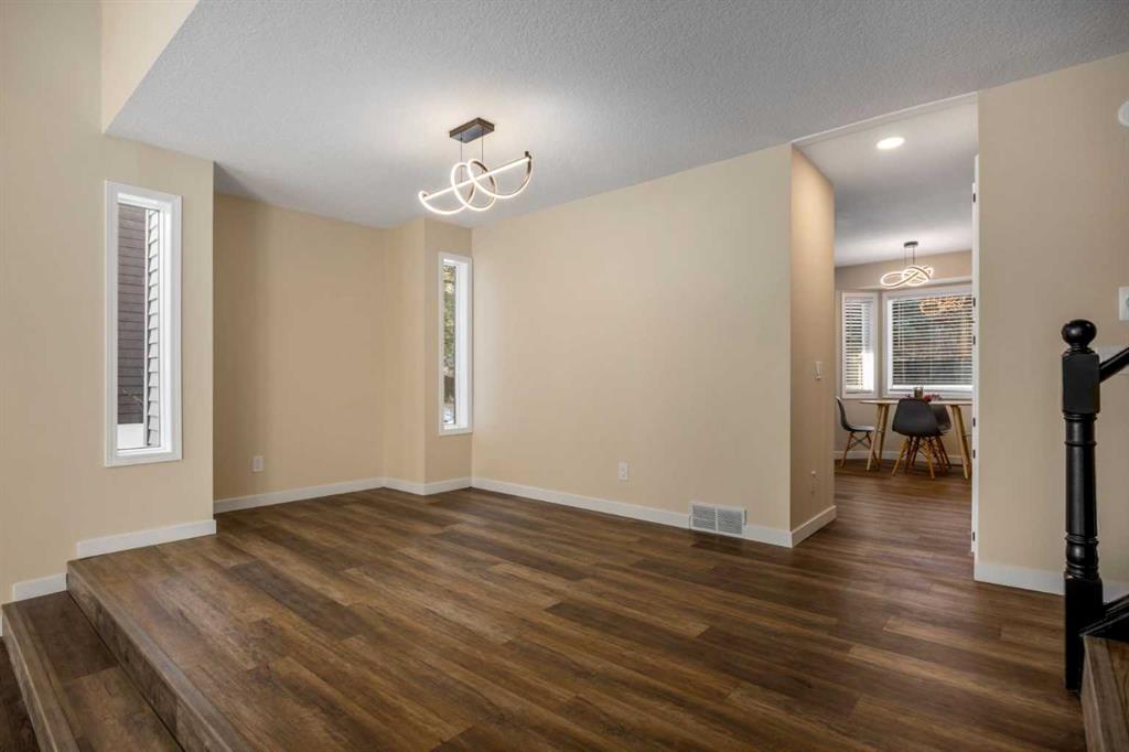 Additional image 4 of 131 Stratton Crescent SW, Calgary, AB, T3H 1T7
