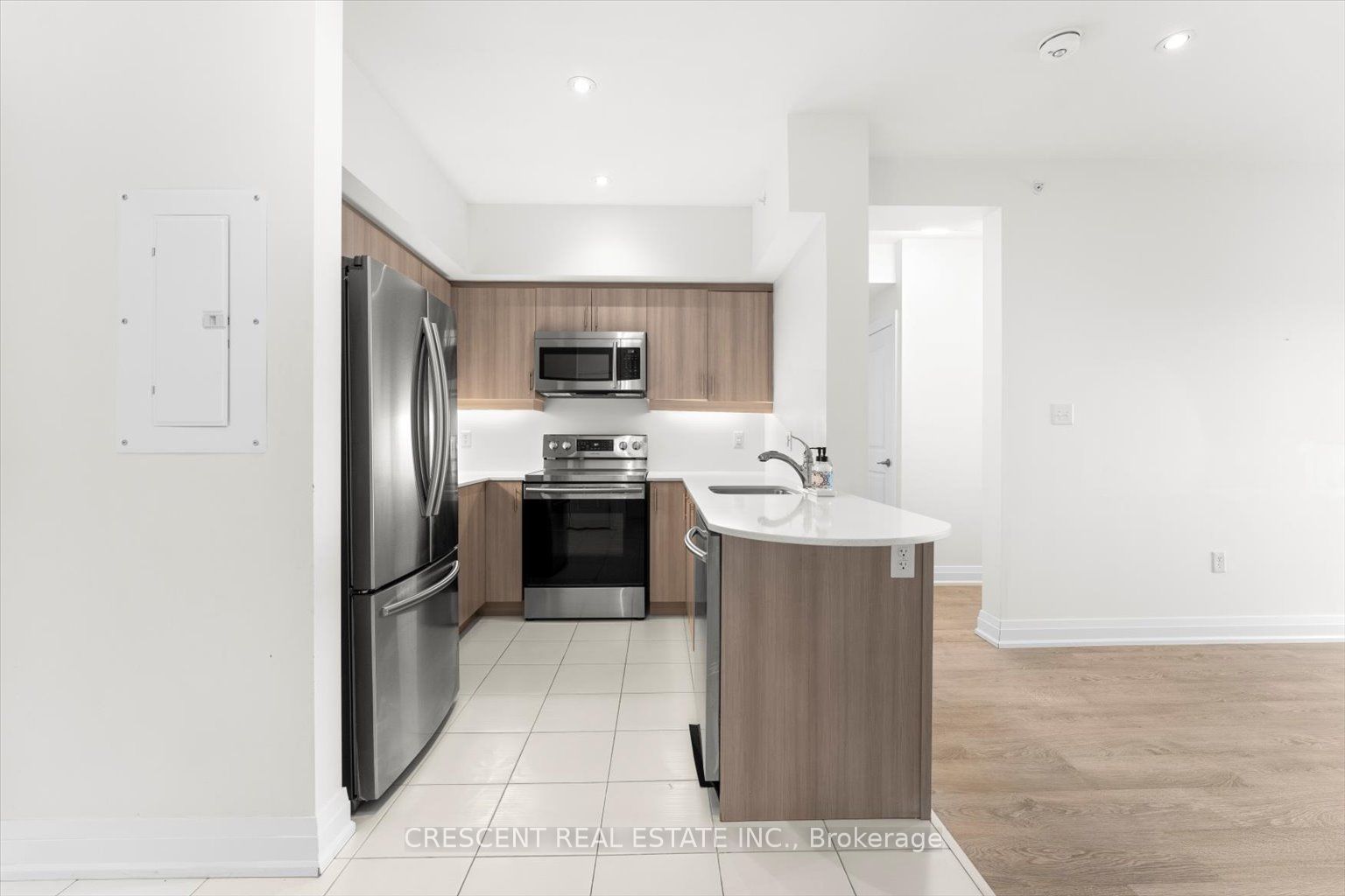 Additional image 3 of 604-300 Essa Road, Barrie, ON, L9J 0B9