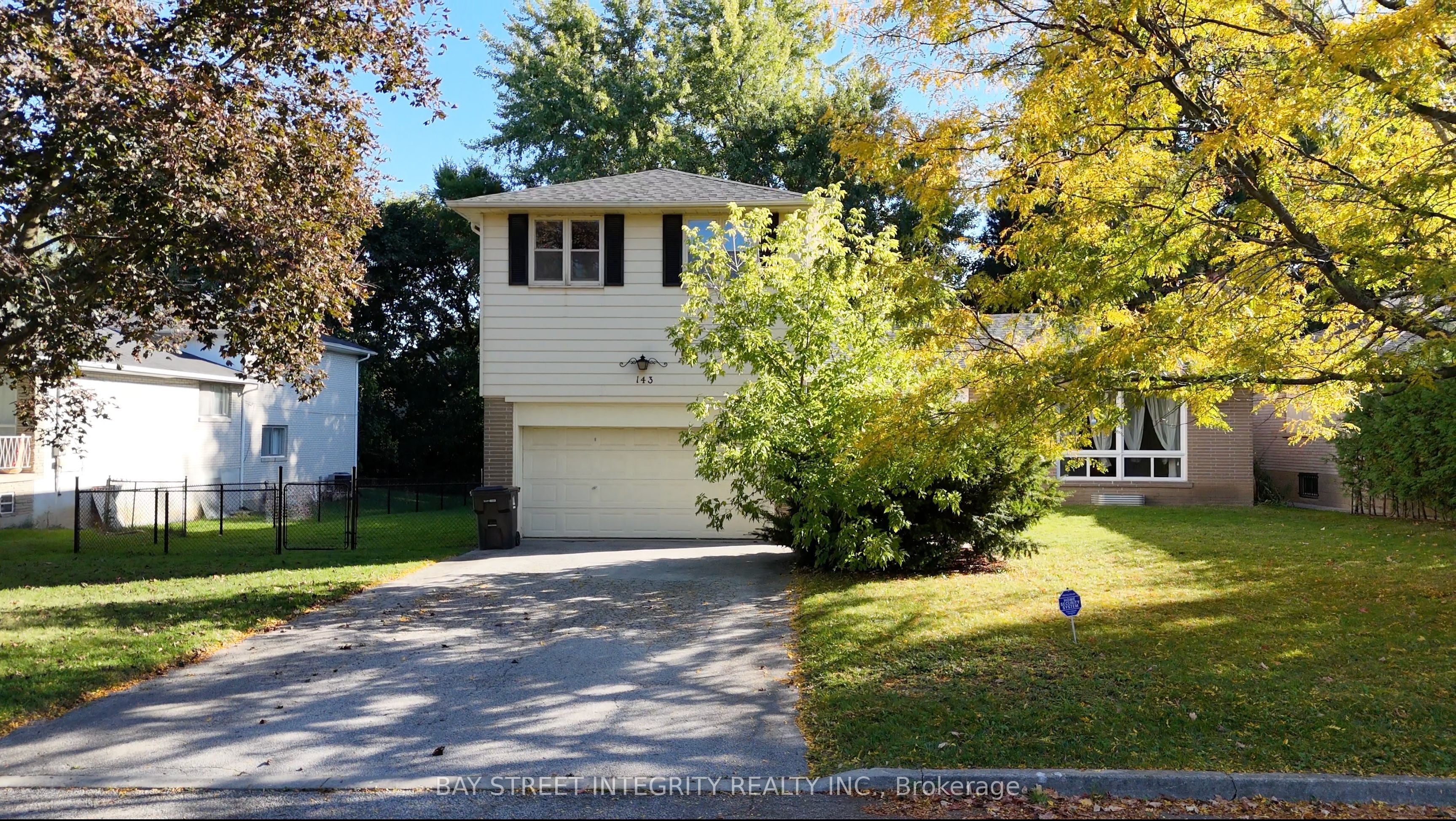 143 Munro Boulevard, Toronto, ON, M2P 1C9