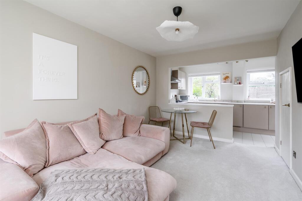 Stoneythorpe Close, Solihull photo 4