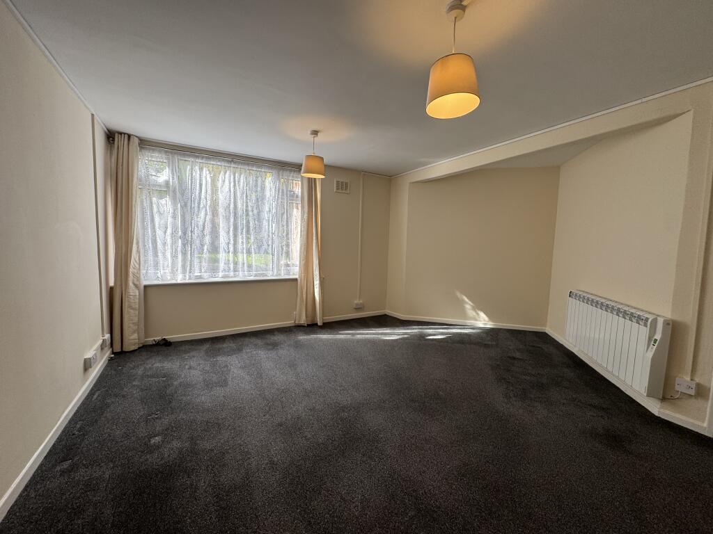 Lichfield Court, Jerrard Drive photo 3