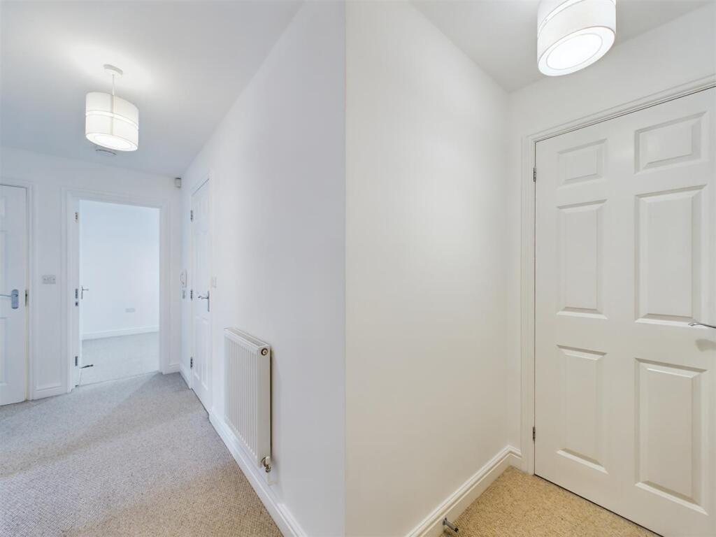 14 Kineton Grange Solihull B92 7EB photo 4