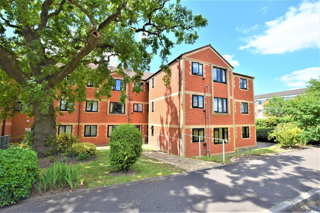 2 bed flat for saleCwrt Deri Heol Y Felin, Rhiwbina, Cardiff. CF14