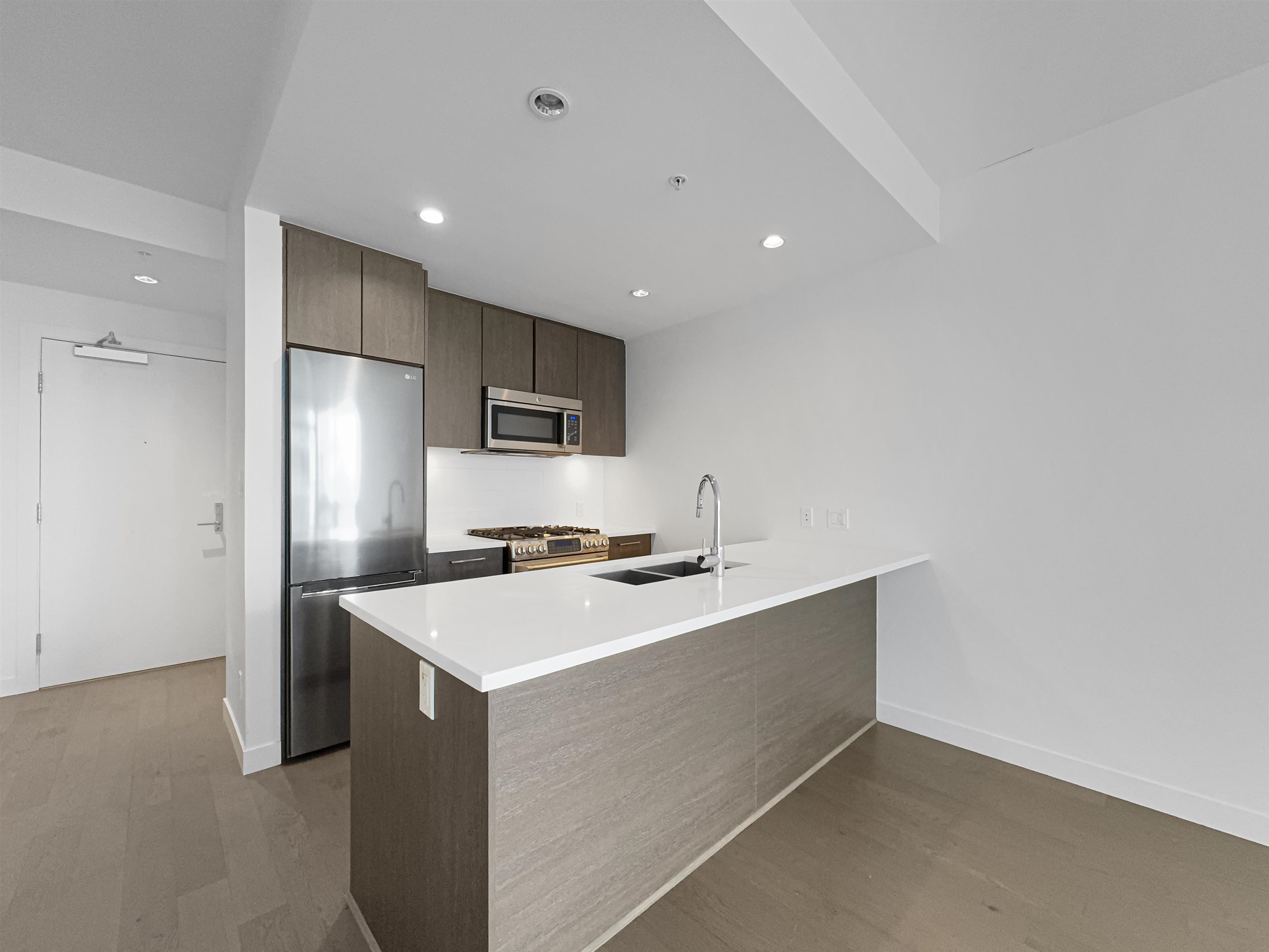 Additional image 2 of 9xx-9060 University Crescent, Burnaby, BC, V5A 0E1