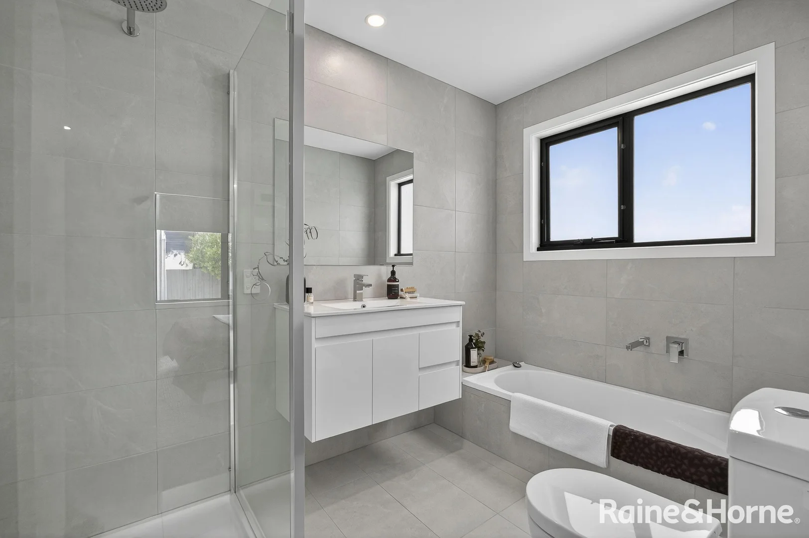 Additional image 19 of 10/60 Auburn Road, Kingston Beach TAS 7050