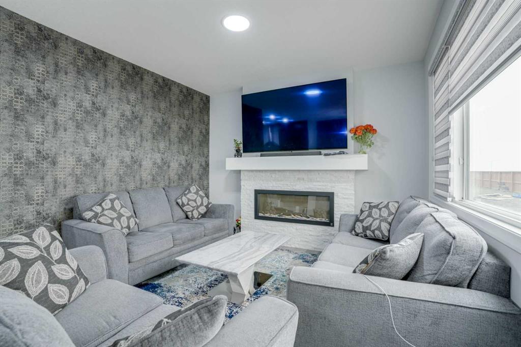 Additional image 3 of 673 Corner Meadows Way NE, Calgary, AB, T3N 2C4