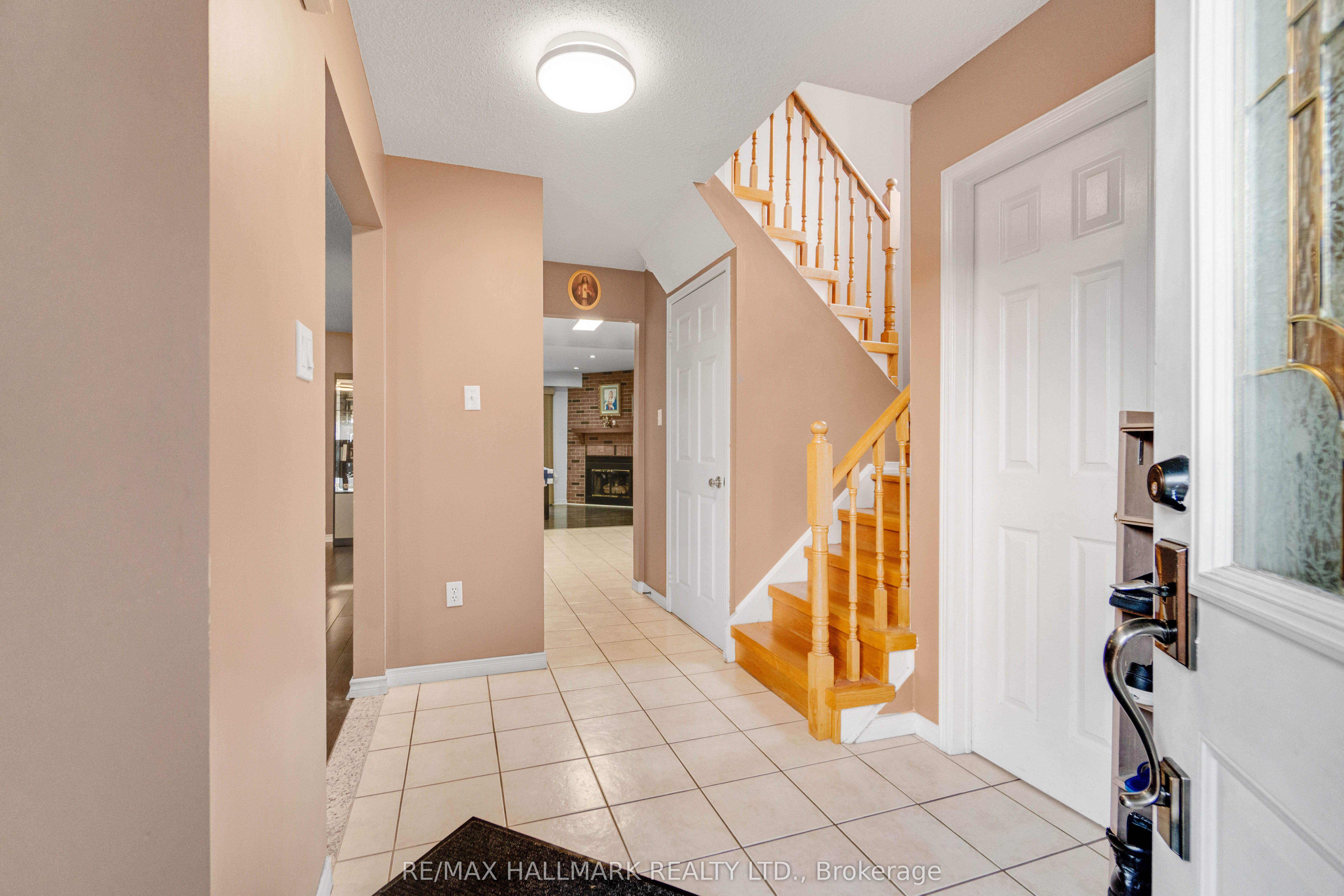Additional image 5 of 3310 Greenbelt Crescent, Mississauga, ON, L5N 5X1