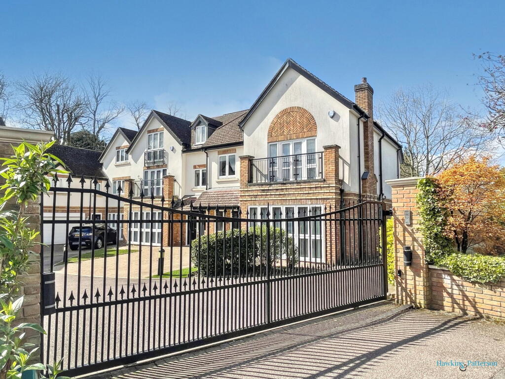 12 Oakland Close (Off Hampton Lane), Solihull, B91 2QB